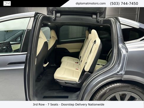 Used 2023 Tesla Model X image 19