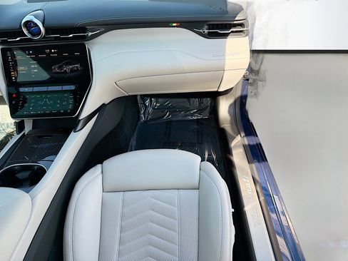 Used 2025 Maserati GranCabrio Folgore image 17
