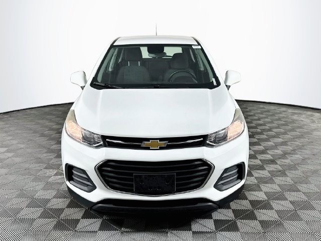Used 2018 Chevrolet Trax LS FWD image 2