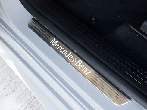 Used 2024 Mercedes-Benz GLE 350 4MATIC image 47