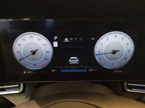 Used 2024 Hyundai Elantra SEL image 23