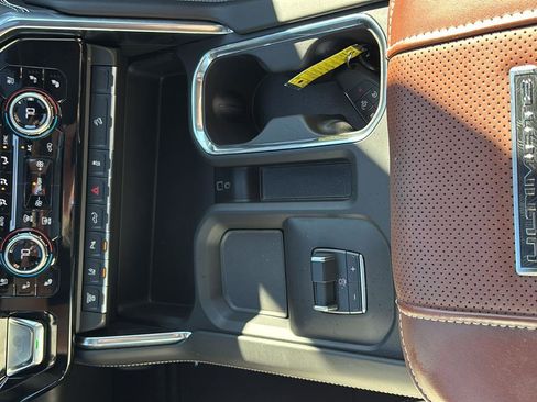 Certified 2025 GMC Sierra 2500 Denali Ultimate image 37