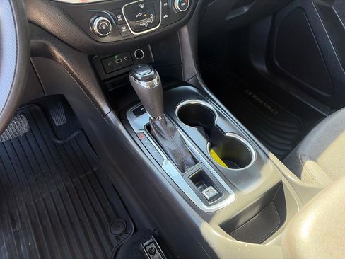 Used 2020 Chevrolet Equinox LT image 21