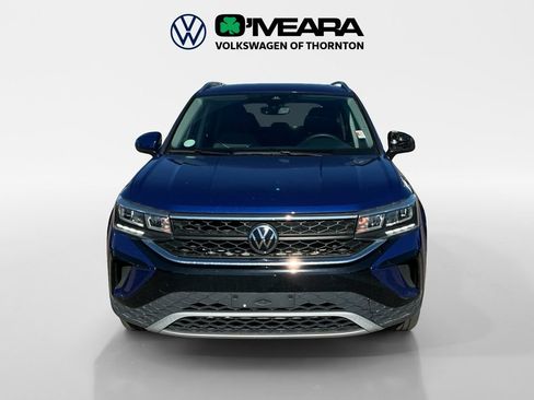 Used 2023 Volkswagen Taos SE w/ Panoramic Sunroof Package AWD/4WD image 8