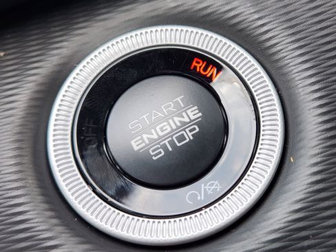 New 2025 Jeep Grand Cherokee L Altitude image 14