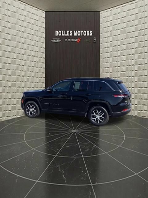 Certified 2025 Jeep Grand Cherokee Limited AWD/4WD image 8