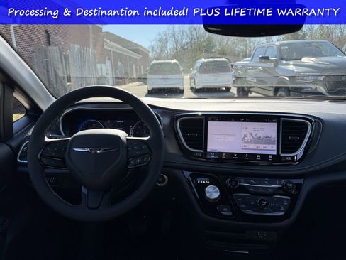 New 2026 Chrysler Pacifica Select w/ S Appearance Package FWD image 17