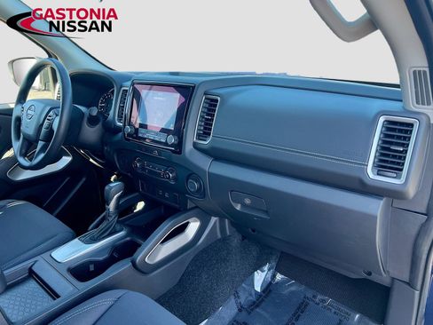 Used 2022 Nissan Frontier SV image 36
