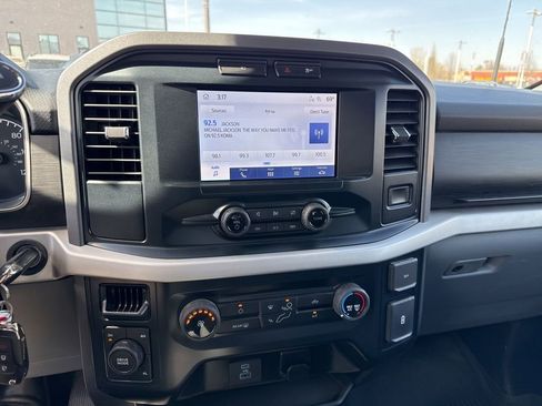 Used 2022 Ford F150 XLT image 11