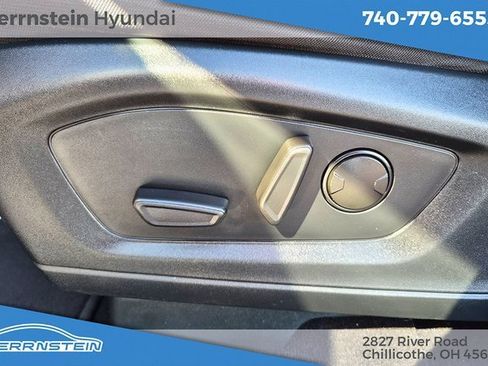 Used 2023 Ford Explorer XLT image 22