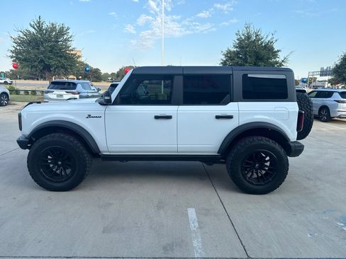 Used 2024 Ford Bronco Badlands AWD/4WD image 3