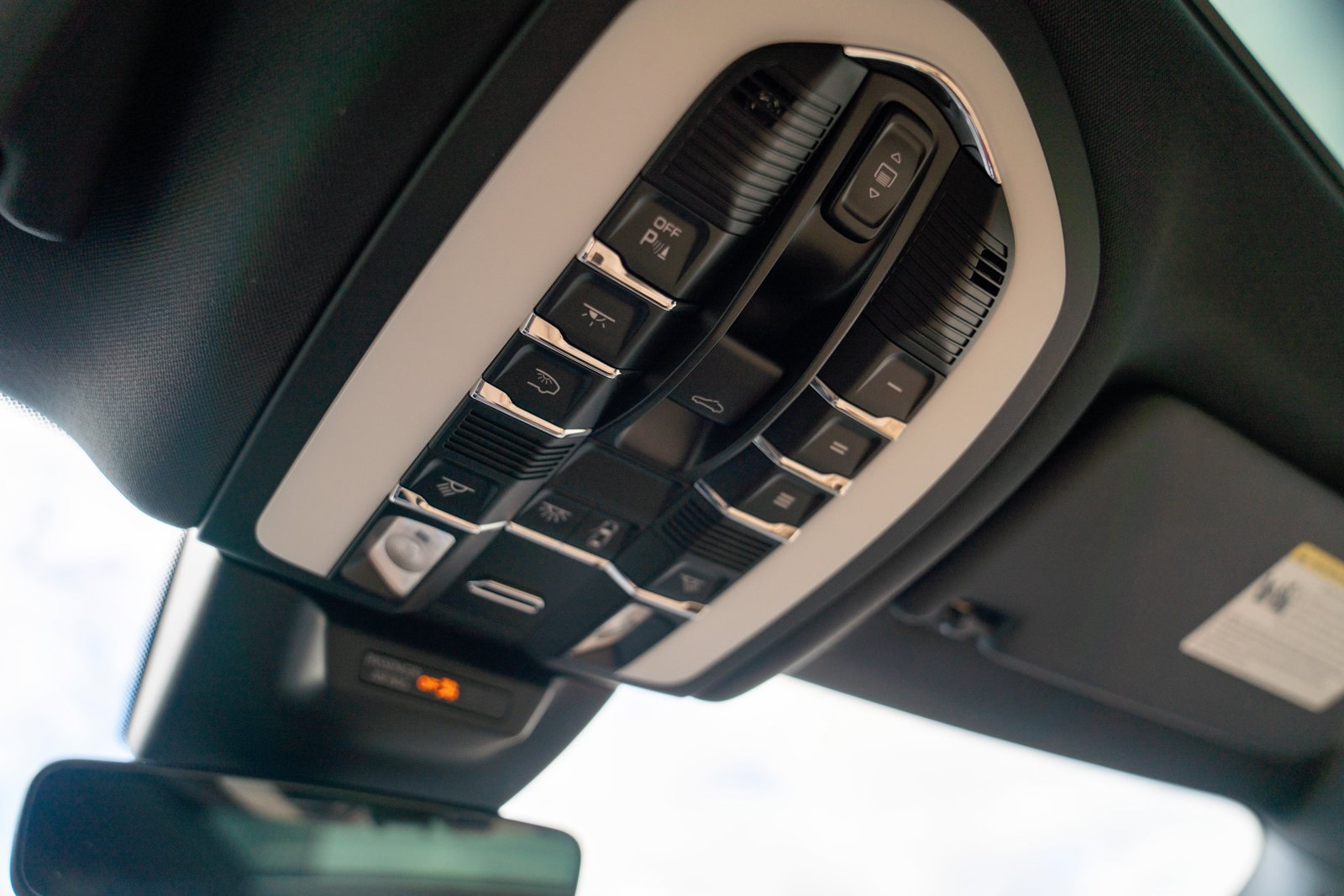 Certified 2026 Porsche Macan AWD/4WD image 22
