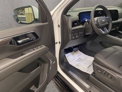 New 2026 Chevrolet Suburban LT w/ Comfort Package AWD/4WD image 19