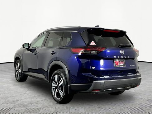 Certified 2025 Nissan Rogue SL AWD/4WD image 4