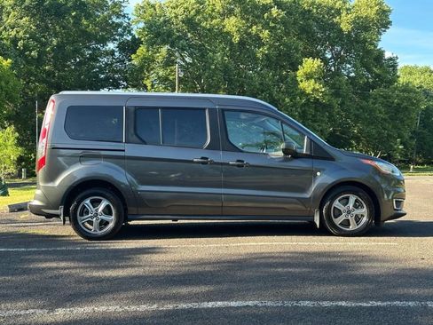 Used 2019 Ford Transit Connect Titanium w/ Titanium Premium Package FWD image 3