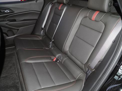 Certified 2024 Chevrolet Trax RS w/ Sunroof Package image 23