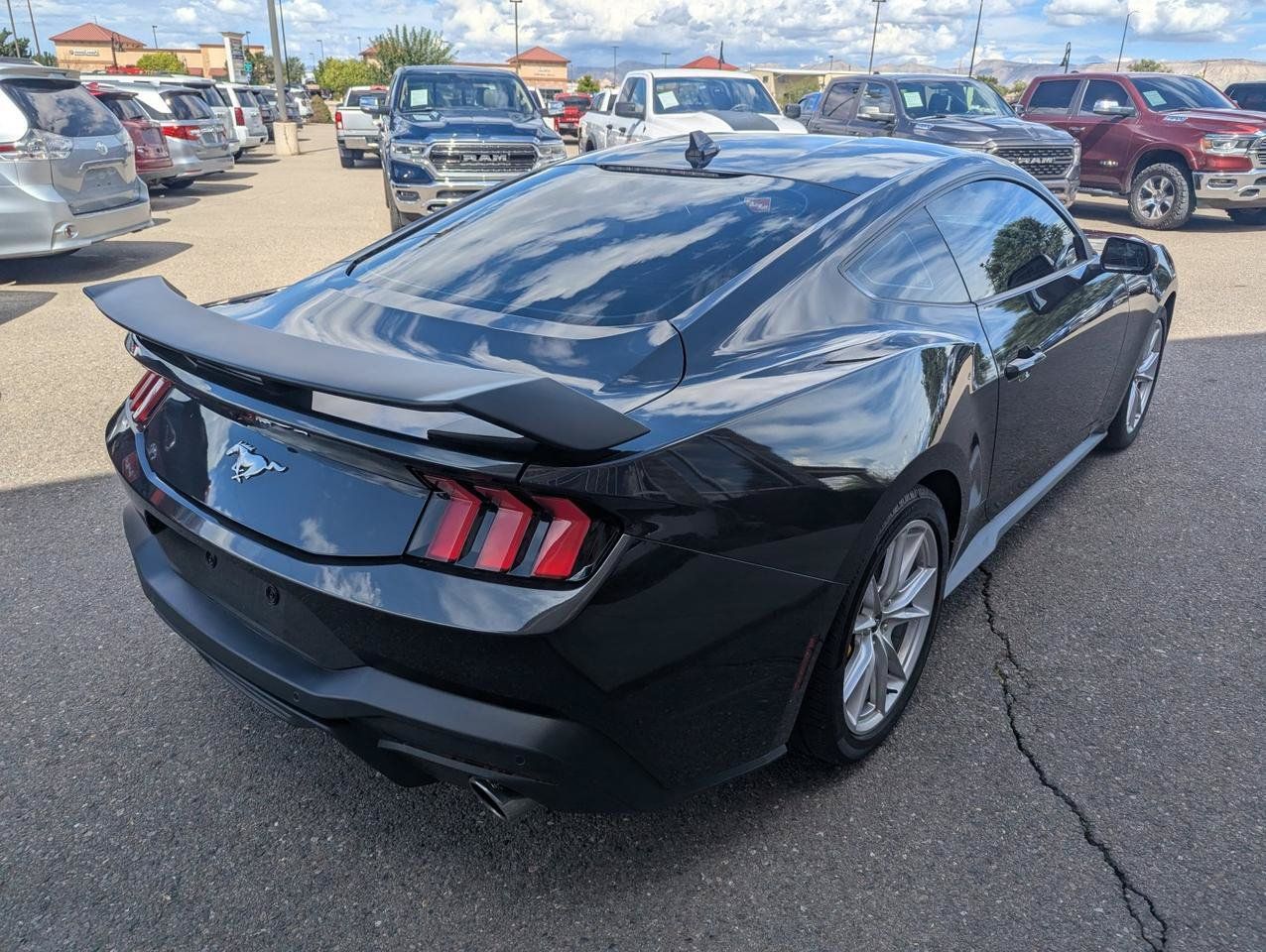 Used 2024 Ford Mustang Coupe RWD image 5