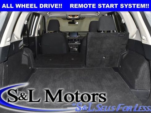 Used 2025 Nissan Rogue SV AWD/4WD image 33