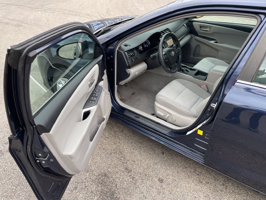 Used 2016 Toyota Camry LE FWD image 14