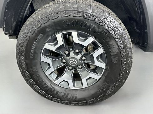 Used 2023 Toyota Tacoma TRD Off-Road w/ Black Out Package (TMS) AWD/4WD image 30