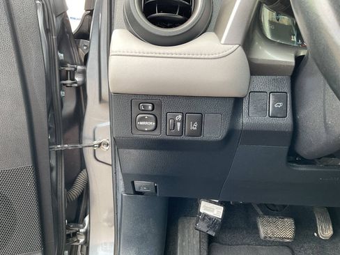 Used 2018 Toyota RAV4 XLE w/ Convenience Package AWD/4WD image 16