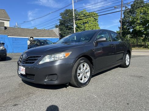 Used 2011 Toyota Camry LE w/ LE Extra-Value Pkg FWD image 1