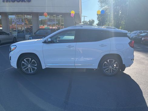 Used 2020 GMC Terrain Denali w/ Denali Premium Package image 6