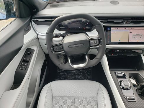 New 2026 Jeep Cherokee Overland image 14