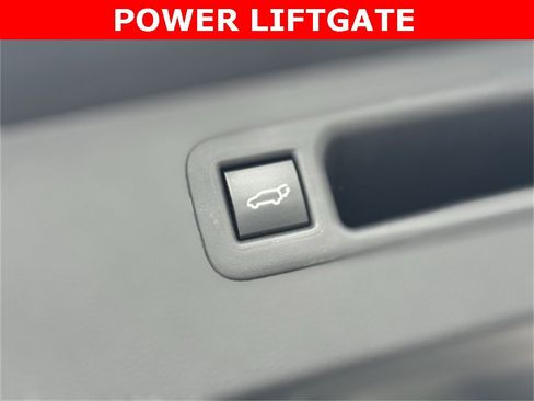 Certified 2022 Toyota Highlander XLE image 46