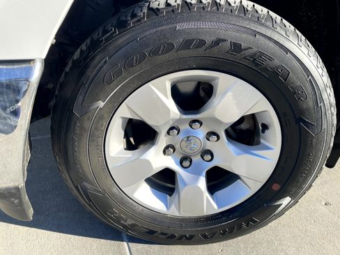 Used 2021 RAM 1500 Big Horn image 6