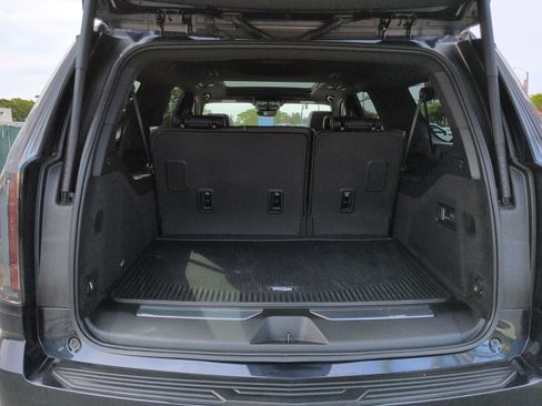 New 2025 Cadillac Escalade ESV Sport w/ LPO, Floor Liner Package AWD/4WD image 89