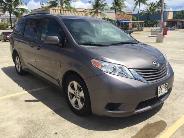 Used 2015 Toyota Sienna LE FWD image 3