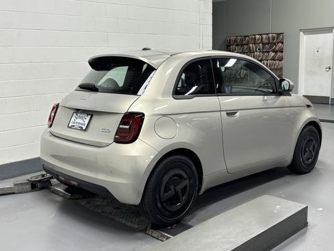 New 2025 FIAT 500 e image 6