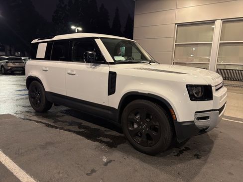 Used 2025 Land Rover Defender 110 S image 2