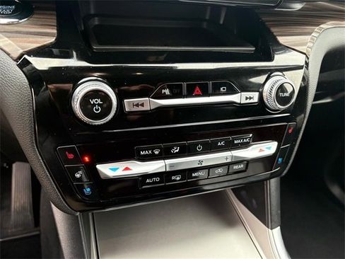 Used 2023 Ford Explorer Limited w/ Equipment Group 301A image 19