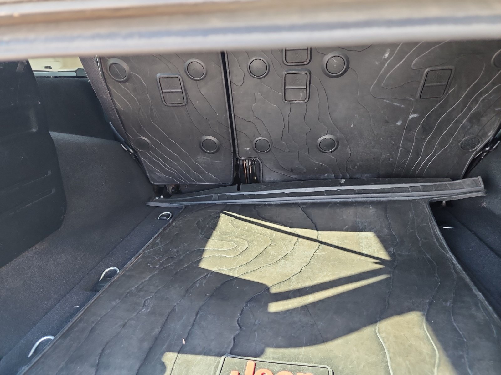 Used 2018 Jeep Wrangler Unlimited Rubicon AWD/4WD image 16