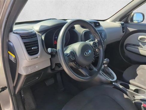 Used 2016 Kia Soul image 11