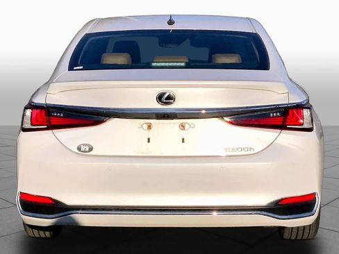 Used 2023 Lexus ES 300h w/ Luxury Package image 5