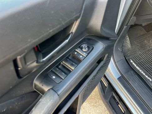 Used 2025 Toyota Tacoma SR5 image 13