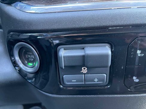 Used 2025 Chevrolet Silverado 1500 LT image 32