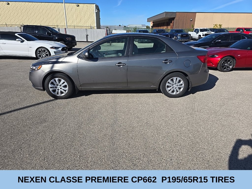 Used 2012 Kia Forte EX FWD image 3