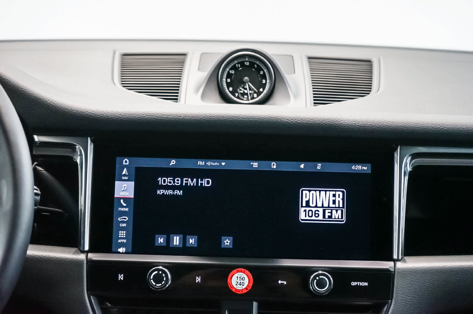 Certified 2026 Porsche Macan AWD/4WD image 20