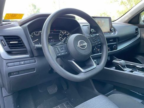 Used 2023 Nissan Rogue SV FWD image 10