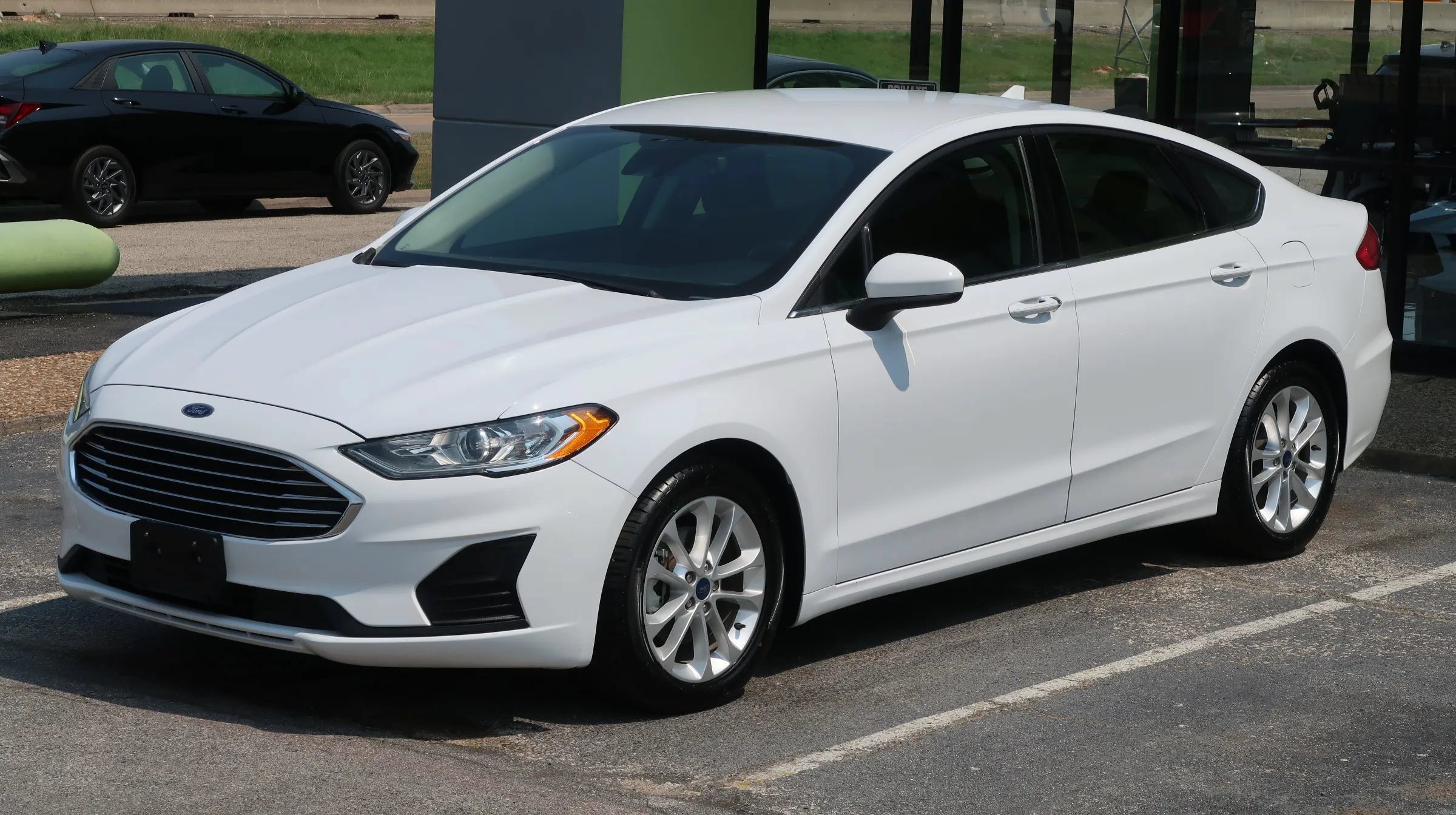 Used 2019 Ford Fusion SE FWD image 6
