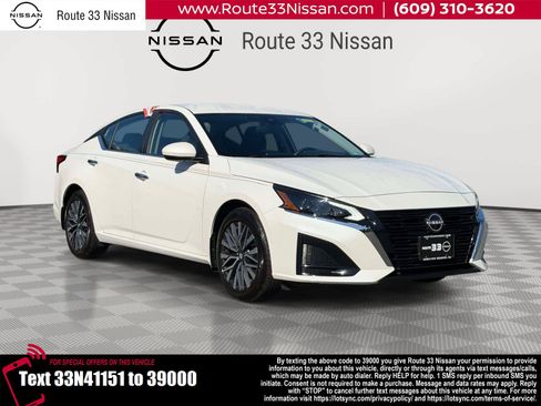 Used 2023 Nissan Altima 2.5 SV FWD image 1