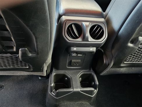 Used 2021 Jeep Gladiator Mojave image 10