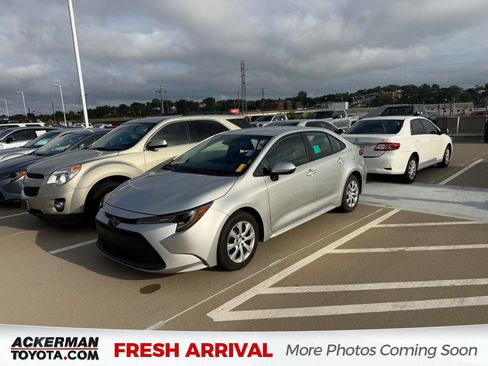 Used 2025 Toyota Corolla LE FWD image 1