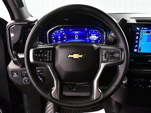 Used 2025 Chevrolet Silverado 1500 LT image 19