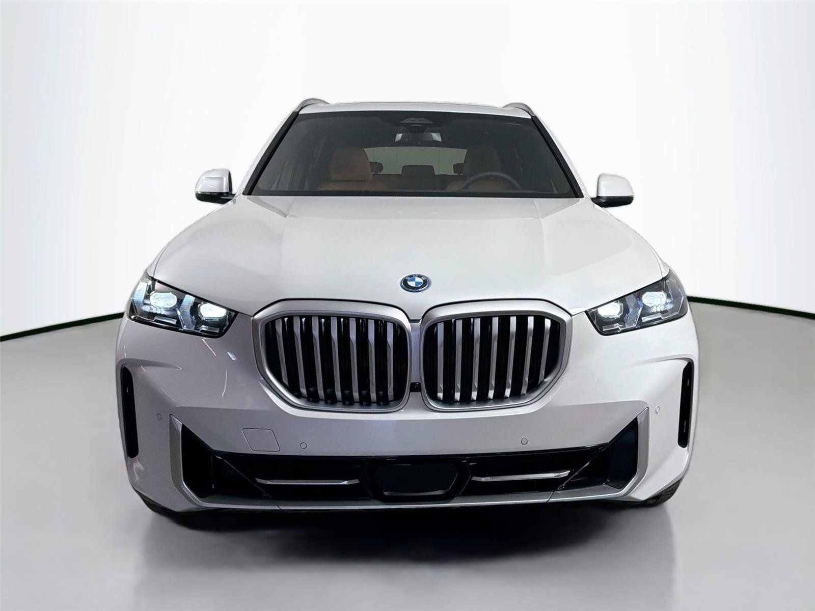New 2026 BMW X5 xDrive50e AWD/4WD image 2