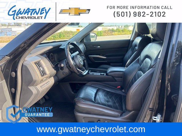 Used 2023 Nissan Pathfinder Platinum w/ Cargo Package AWD/4WD image 28